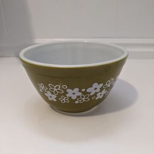 Pyrex #401 Crazy Daisy/ Spring Blossom